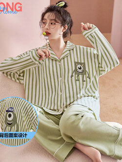 ชุดนอนผู้หญิง