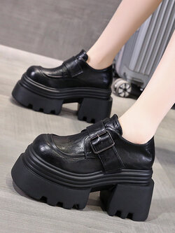 รองเท้าผ้าใบเสริมส้นสูง ไซต์35-39 สนใจทักแชท ฟรีค่าส่ง!