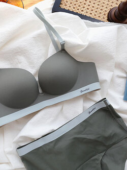 บรา ยกทรง เสื้อชั้นในสตรี