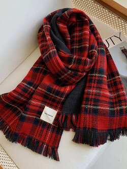 ผ้าพันคอ ผ้าคลุมไหล่ ไอเทมคู่ใจ ใส่ได้ทุกซีซั่น!