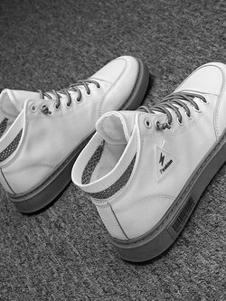 รองเท้าผ้าใบผู้ชาย