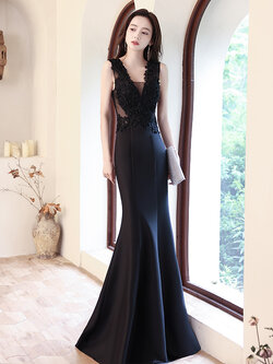 ชุดราตรี ชุดราตรีสวยหรู แบบ ทันสมัย Evening dress