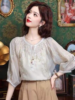 เสื้อเชิ้ตผู้หญิงใส่ทํางาน 390 บาทต่อชิ้น ฟรีค่าจัดส่ง