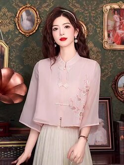 เสื้อเชิ้ตผู้หญิงใส่ทํางาน 390 บาทต่อชิ้น ฟรีค่าจัดส่ง