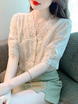 เสื้อลูกไม้ แขนสั้น