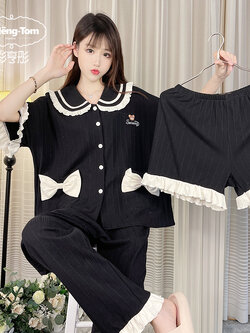 ชุดนอนผู้หญิง