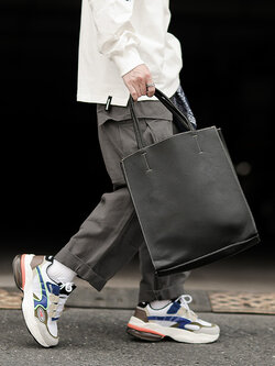 กระเป๋าผู้ชาย กระเป๋าสะพายข้างผู้ชาย กระเป๋าผู้ชายสไตล์เกาหลี By ETONWEAG BAG