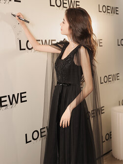 ชุดราตรี ชุดราตรีสวยหรู แบบ ทันสมัย Evening dress