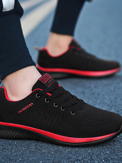 รองเท้าผ้าใบผู้ชาย