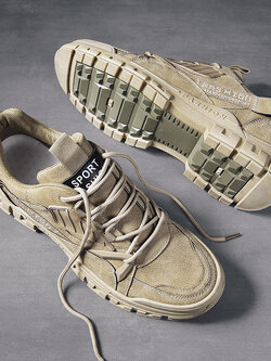 รองเท้าผ้าใบผู้ชาย