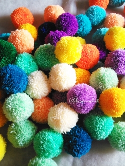 ปอมปอมไหมพรมคละสี 100 ลูก ขนาด 2 นิ้ว pompoms crochet หลากสี 2 นิ้ว