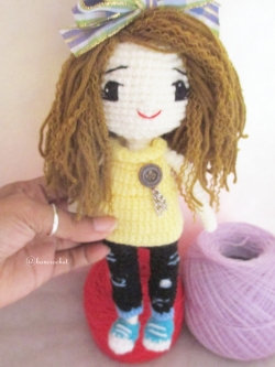 ตุ๊กตาเด็กผู้หญิงถักโครเชต์