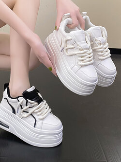 รองเท้าผ้าใบเสริมส้นสูง ไซต์35-39 สนใจทักแชท ฟรีค่าส่ง!