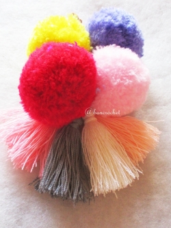 พู่+ปอมปอมแขวนกระเป๋าถักโครเชต์ pompom