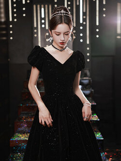 ชุดราตรี ชุดราตรีสวยหรู แบบ ทันสมัย Evening dress