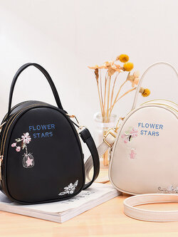 กระเป๋าสะพายข้างผู้หญิง กระเป๋าแฟชั่น By AKAF