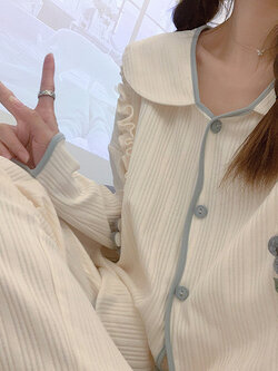 ชุดนอนผู้หญิง