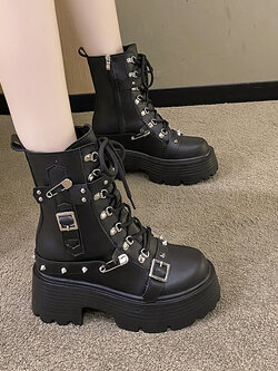 รองเท้าผ้าใบเสริมส้นสูง ไซต์35-39 สนใจทักแชท ฟรีค่าส่ง!