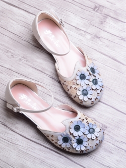 รองเท้าแฟชั่นผู้หญิง รองเท้าแตะแบบสวม รองเท้าหุ้มส้น รองเท้าส้นสูง รองเท้าบูท