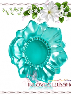 Bath & Body Works / Car Fragrance Holder (Winter Flower) *Visor Clip