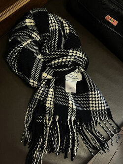 ผ้าพันคอ ผ้าคลุมไหล่ ไอเทมคู่ใจ ใส่ได้ทุกซีซั่น!