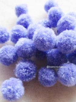 ปอมปอมไหมพรม ขนาด 2.5-3 ซม pom poms crochet ม่วงคราม 2.5-3 ซม.
