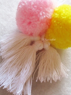 พู่+ปอมปอมแขวนกระเป๋าถักโครเชต์ pompom crochet