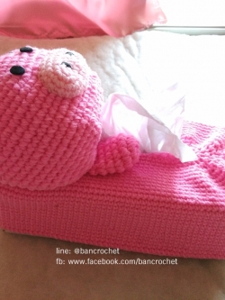 กล่องกระดาษทิชชูถักการ์ตูนลายหมูชมพู