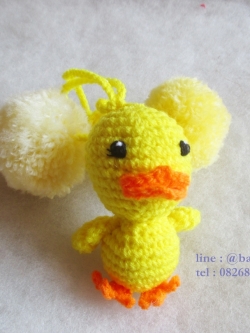 ที่ห้อยกระเป๋า พวงกุญแจตุ๊กตา เป็ดเหลือง yellow duck dolls pom pom amigurumi crochet keychain