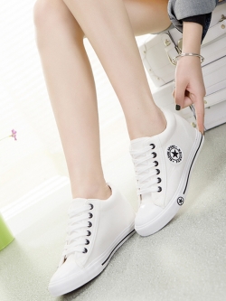 รองเท้าผู้หญิงแฟชั่นเกาหลี รองเท้าหุ้มส้น มีไซส์35 36 37 38 39