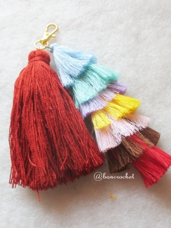 พวงกุญแจพู่เล็กพู่ใหญ่ tassels keychain แดงเข้ม