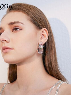 ตุ้มหู ต่างหู ต่างหูผู้หญิง By SuXin