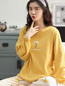 ชุดนอนผู้หญิง