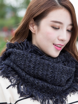 ผ้าพันคอแฟชั่น เลื่อนดูลายสีด้านล่าง เช็คสต็อกแบบสีที่ LINE:preorderdd