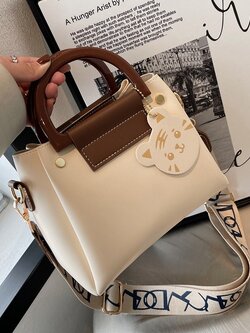 กระเป๋าสะพายข้างผู้หญิง กระเป๋าสะพายข้างใบเล็ก By Cocoa bags