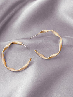 ต่างหู ตุ้มหูแฟชั่น By WenXi