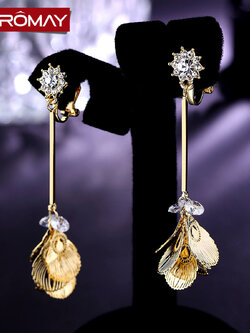 ต่างหู ตุ้มหูแฟชั่น By CAROMAY