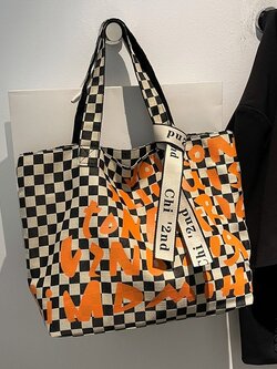 กระเป๋าสะพายข้างผู้หญิง กระเป๋าสะพายข้างใบเล็ก By Cocoa bags