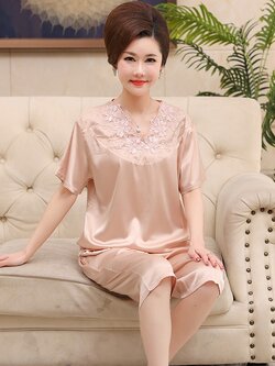 ชุดนอนคุณแม่