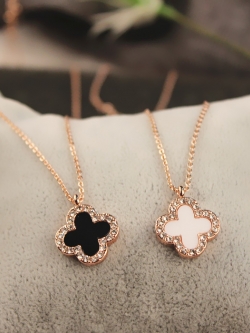 สร้อยคอแฟชั่น facebook