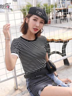 เสื้อยืดวัยรุ่น