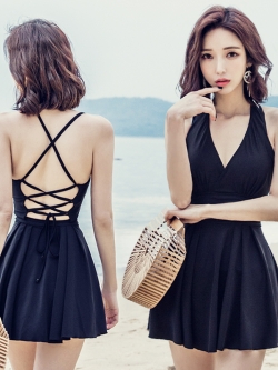 ชุดว่ายน้ำผู้หญิง ชุดว่ายน้ำแฟชั่น ชุดว่ายน้ำบิกินี่ ชุดว่ายน้ำเต็มตัว คอลเลคชั่นใหม่