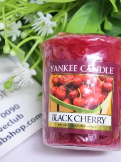 Yankee Candle / Samplers Votives 1.75 oz. (Black Cherry)