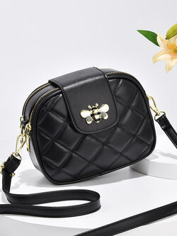 กระเป๋าสะพายข้างผู้หญิง กระเป๋าแฟชั่น By AKAF