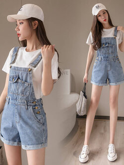 จั้มสูท ชุดเอี๊ยมกางเกง