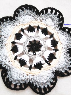 Bancrochet ที่รองแก้วถักโครเชต์ crochet coasters หลากสี 4 นิ้ว