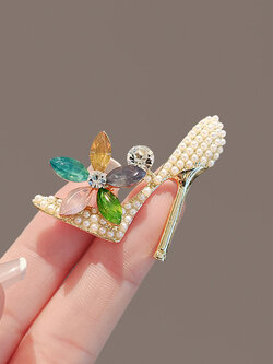 เข็มกลัด เข็มกลัดสวยๆ เข็มกลัดติดเสื้อ Brooch