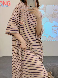 ชุดนอนผู้หญิง