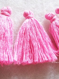 พู่สีชมพูโครเชต์ ด้ายถัก venus เบอร์ 16 Pink tassel crochet acrylic yarn no.16