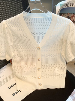 เสื้อเชิ้ตผู้หญิงใส่ทํางาน 390 บาทต่อชิ้น ฟรีค่าจัดส่ง